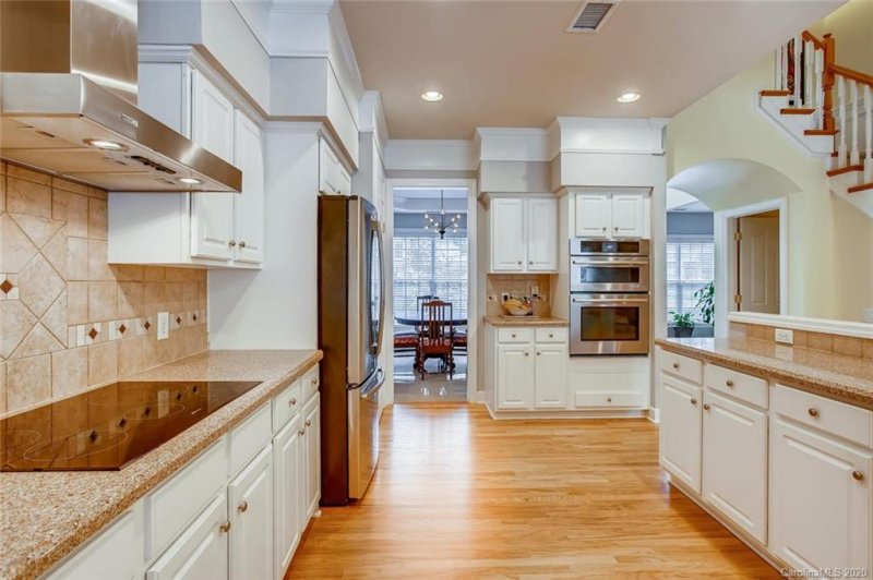 Property image 3 at 911 Avington Place, Matthews, NC 28105