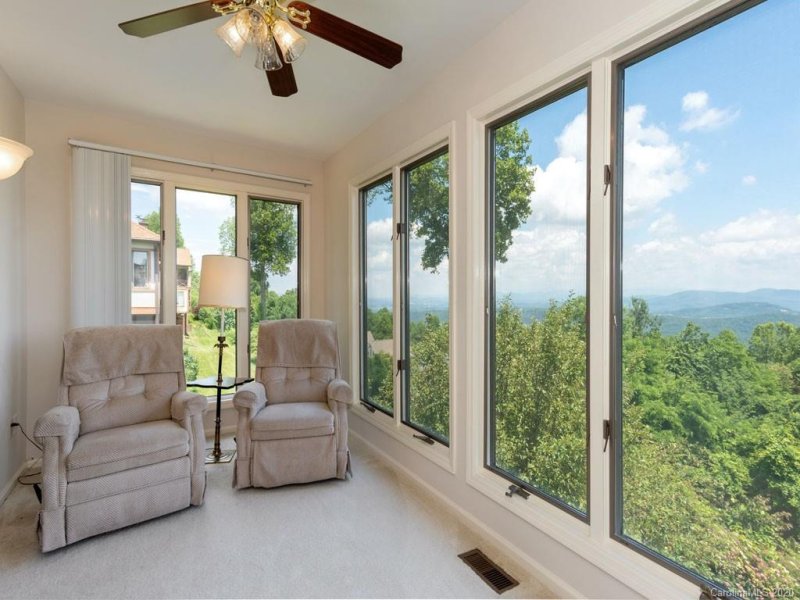 Property image 5 at 303 Fleetwood Plaza, Hendersonville, NC 28739