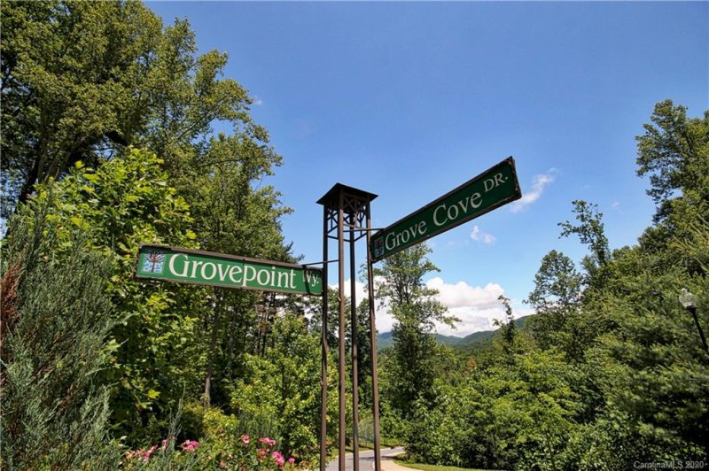 Property image 4 at 12 Grovepoint Way, Asheville, NC 28804