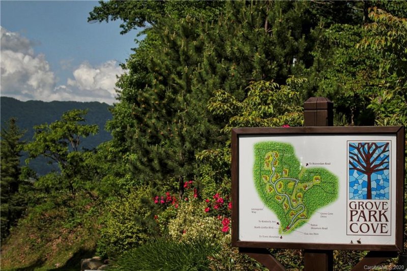 Property image 5 at 12 Grovepoint Way, Asheville, NC 28804