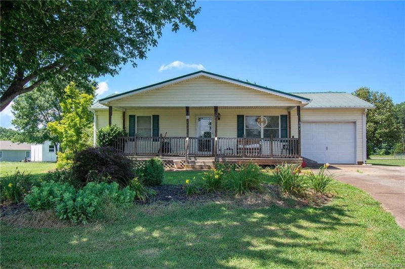 Property image 2 at 902 Lyndsey Brook Court, Lincolnton, NC 28092