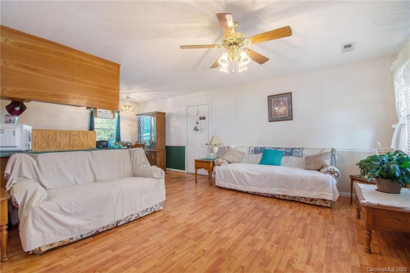 Property image 3 at 902 Lyndsey Brook Court, Lincolnton, NC 28092