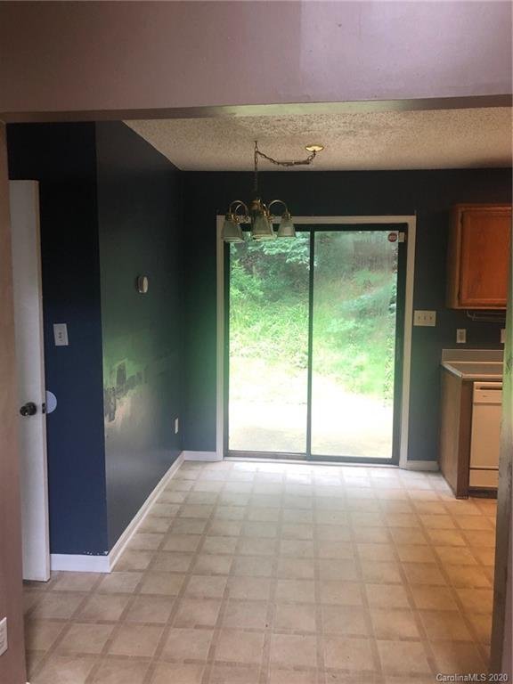 Property image 3 at 3009 Overlook Trail, Charlotte, NC 28212