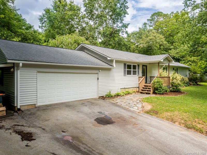 Property image 3 at 11 Gun Flint Trail, Fletcher, NC 28732