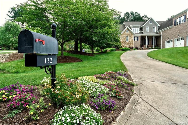 Property image 2 at 132 Whispering Cove Court, Mooresville, NC 28117