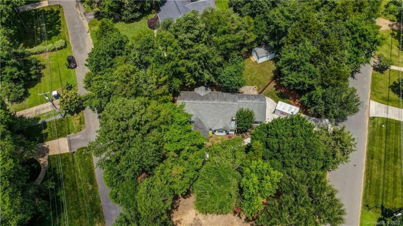 Property image 3 at 2615 Springs Drive, Charlotte, NC 28226