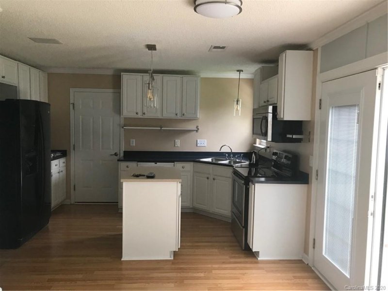 Property image 4 at 4731 Fox Thorne Drive, Charlotte, NC 28216