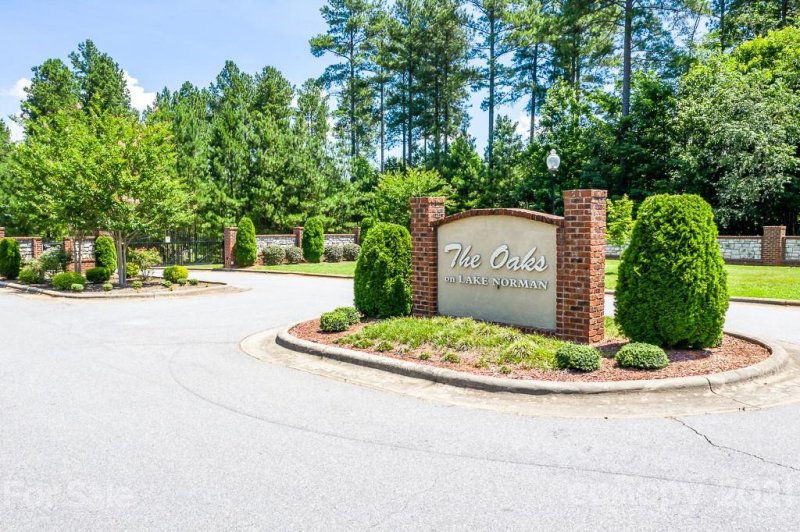 Property image 2 at 124 Portside Drive, Statesville, NC 28677