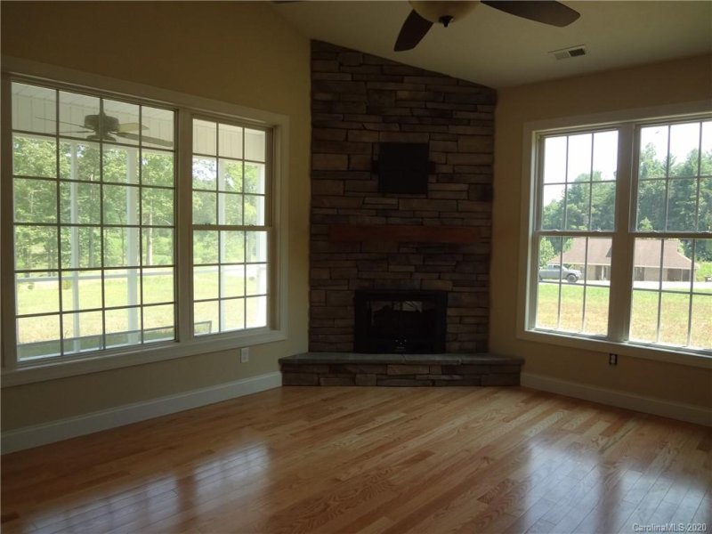 Property image 3 at 1123 King George Court, Lenoir, NC 28645