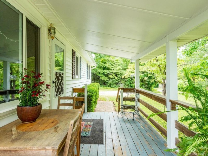 Property image 4 at 406 Beverly Avenue, Hendersonville, NC 28792