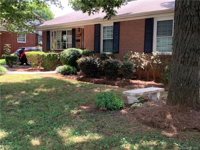 Property image 2 at 1929 Crestdale Drive, Charlotte, NC 28216