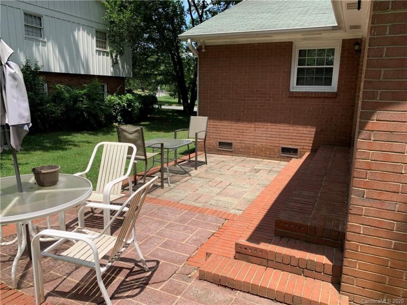 Property image 5 at 1929 Crestdale Drive, Charlotte, NC 28216