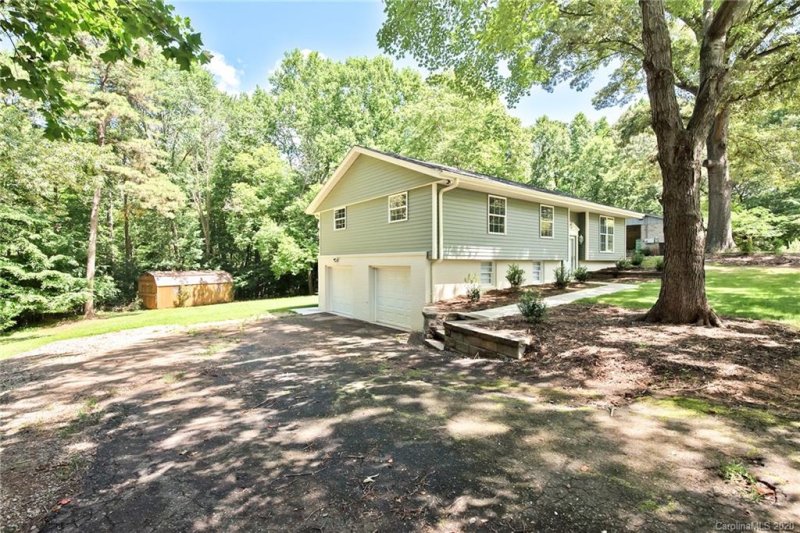 Property image 2 at 228 Spring Shore Road, Statesville, NC 28677