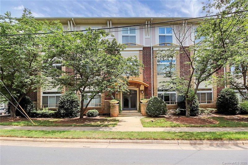 Property image 3 at 404 N Laurel Avenue, Charlotte, NC 28204