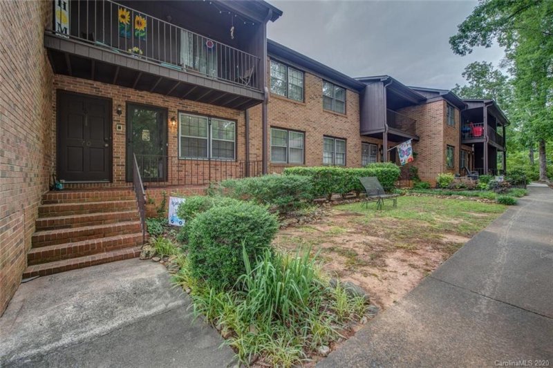 Property image 2 at 855 Nottingham Drive, Gastonia, NC 28054