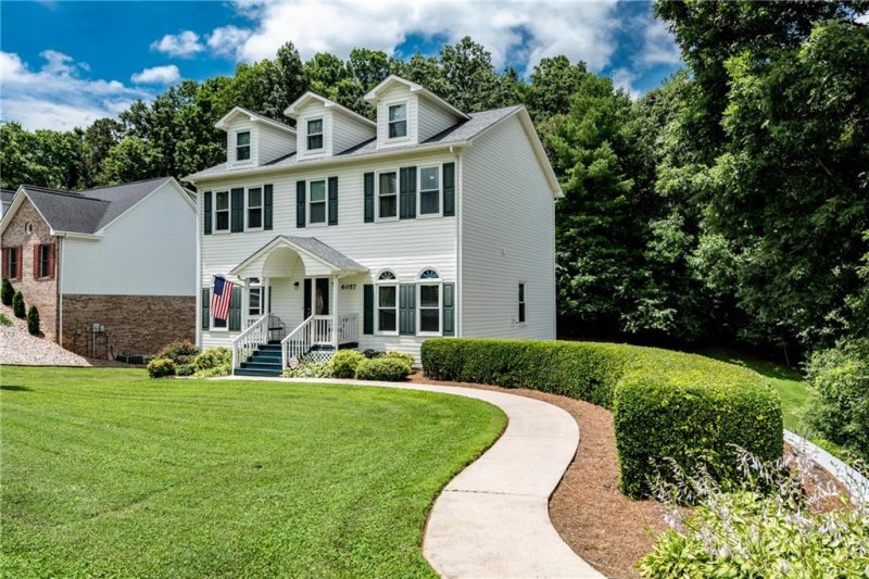 Property image 2 at 6057 Gold Creek Estate Drive, Hickory, NC 28601