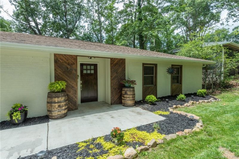 Property image 5 at 52 Rathfarnham Road, Asheville, NC 28803