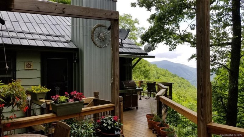 39 Moonshine Holler Road