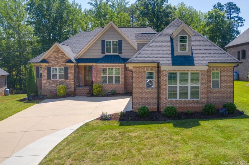 Property image 2 at 2460 Shiny Leaf Drive, Denver, NC 28037