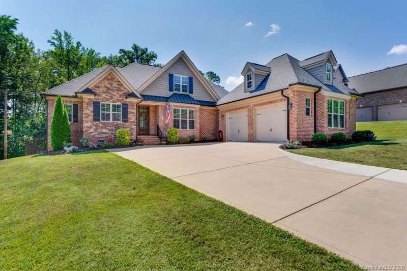 Property image 3 at 2460 Shiny Leaf Drive, Denver, NC 28037