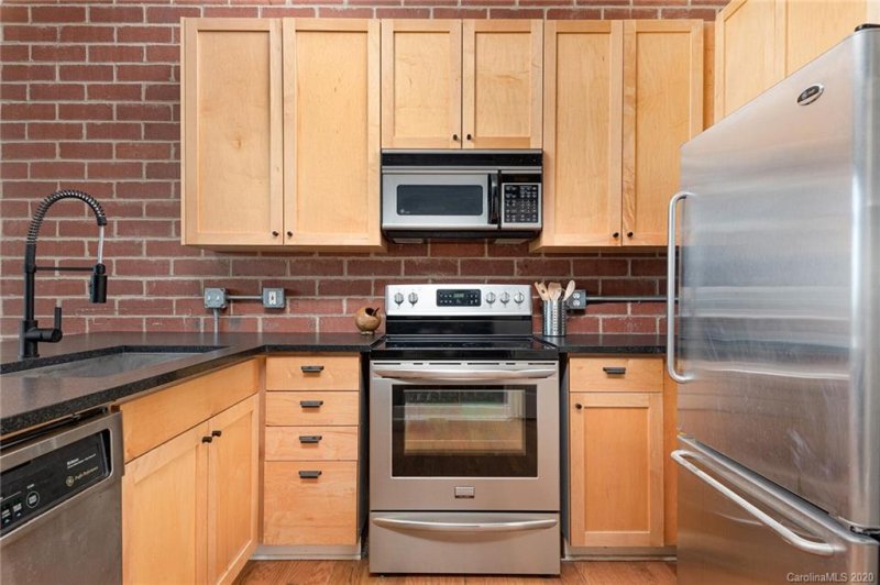 Property image 4 at 710 W Trade Street, Charlotte, NC 28202