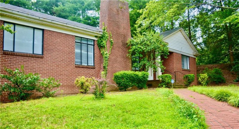 Property image 2 at 632 4th Street Drive, Hickory, NC 28601