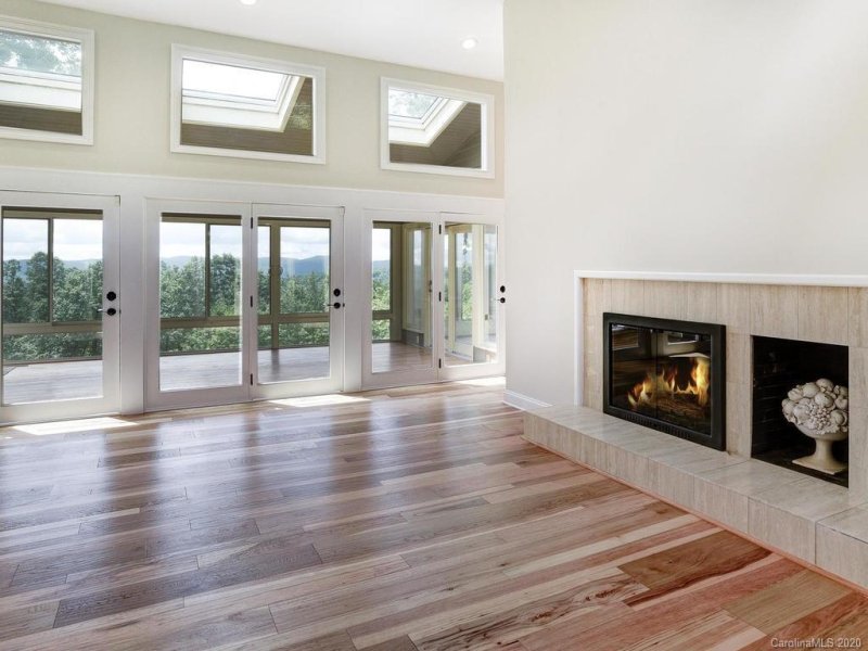 Property image 3 at 350 Roberts Drive, Hendersonville, NC 28739