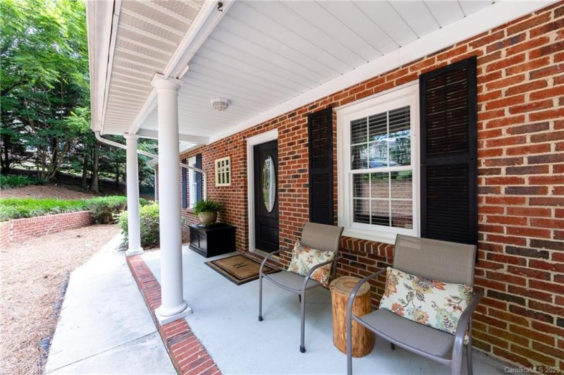 Property image 3 at 7136 Hillside Lane, Charlotte, NC 28226