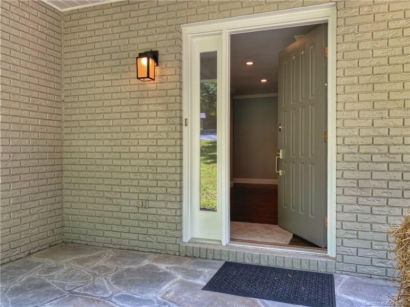 Property image 5 at 122 Woodhaven Drive, Hendersonville, NC 28739