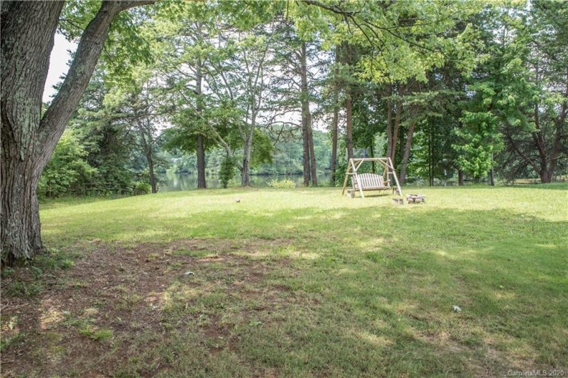 Property image 3 at 130 Hazelton Loop, Mooresville, NC 28117