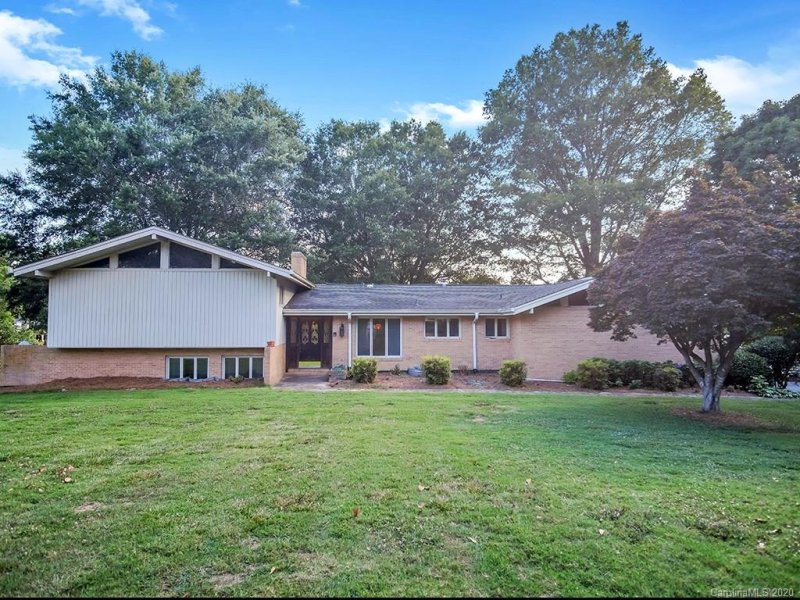 126 Quail Hollow Drive