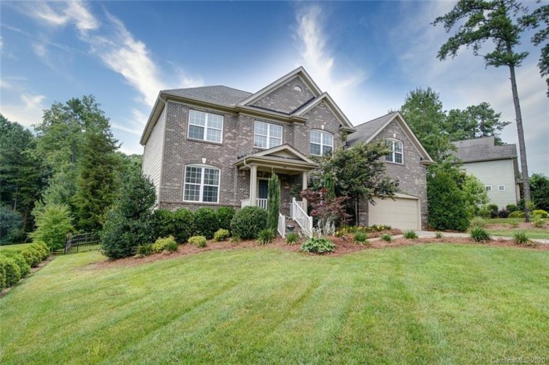 Property image 2 at 401 Cove Creek Loop, Mooresville, NC 28117