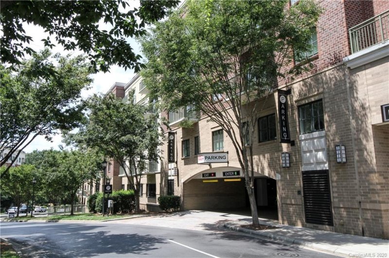 Property image 5 at 721 Governor Morrison Street, Charlotte, NC 28211