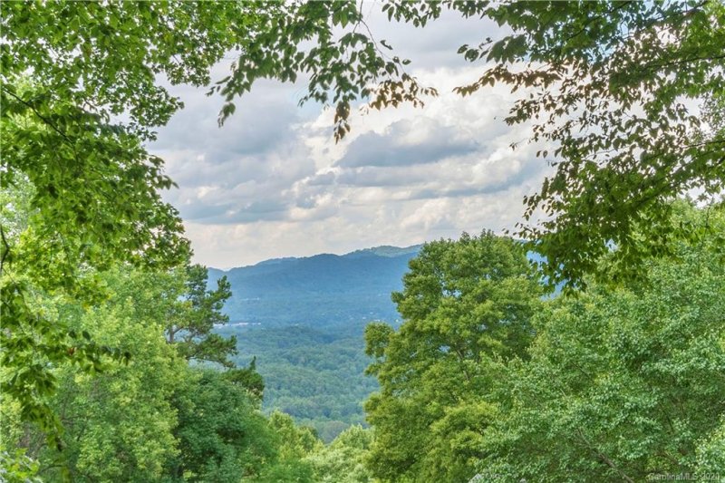 Property image 2 at 125 Stonecrest Drive, Asheville, NC 28803