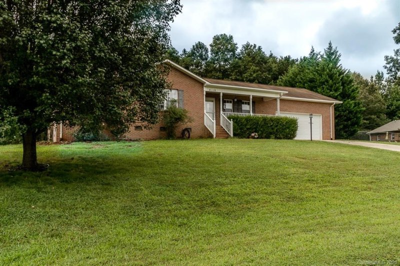 Property image 5 at 4128 River Run Circle, Hickory, NC 28602