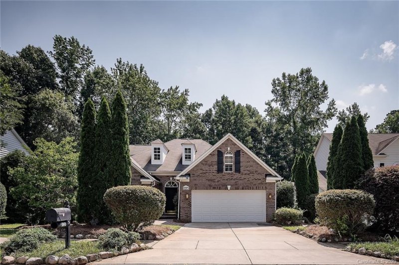 Property image 3 at 2121 Pineapple Court, Matthews, NC 28105