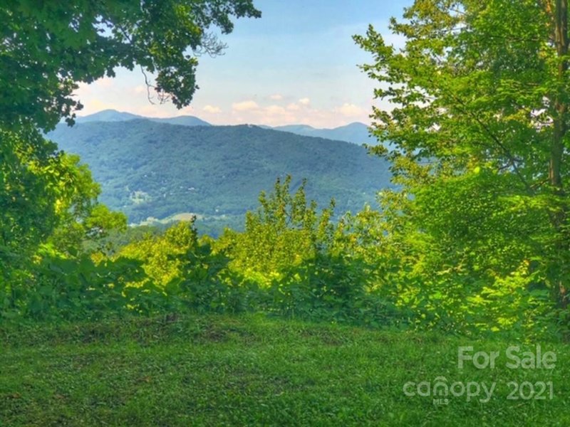 Property image 2 at 11 Jefferson Lane, Waynesville, NC 28786