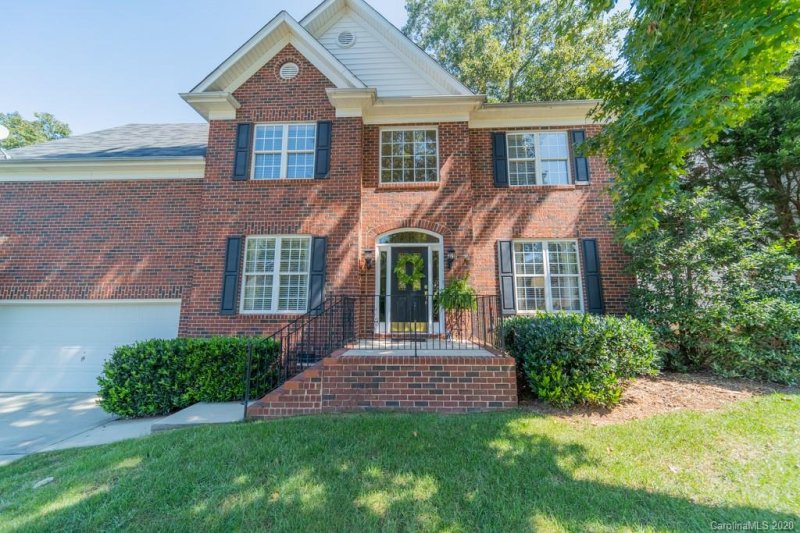 Property image 2 at 11615 Sir Francis Drake Drive, Charlotte, NC 28277