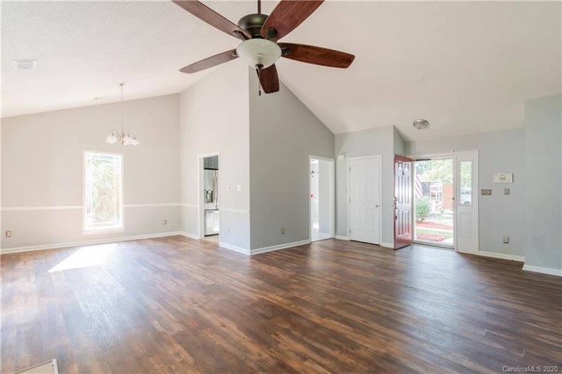 Property image 2 at 10423 Aberdale Way, Charlotte, NC 28273