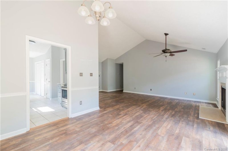 Property image 3 at 10423 Aberdale Way, Charlotte, NC 28273