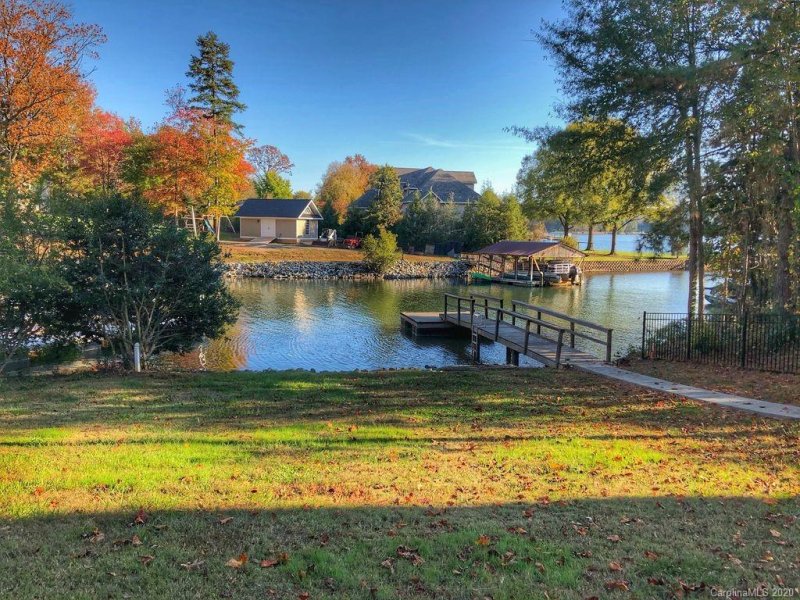 Property image 3 at 2680 Southern Breeze Road, Sherrills Ford, NC 28673