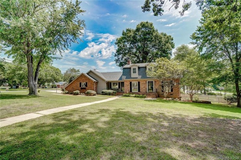 Property image 2 at 2002 Saratoga Drive, Gastonia, NC 28056