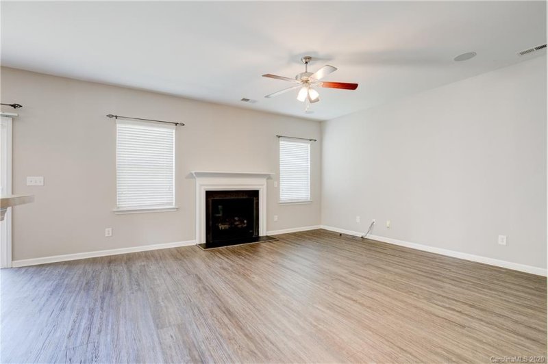 Property image 4 at 11358 Breezehill Lane, Charlotte, NC 28262