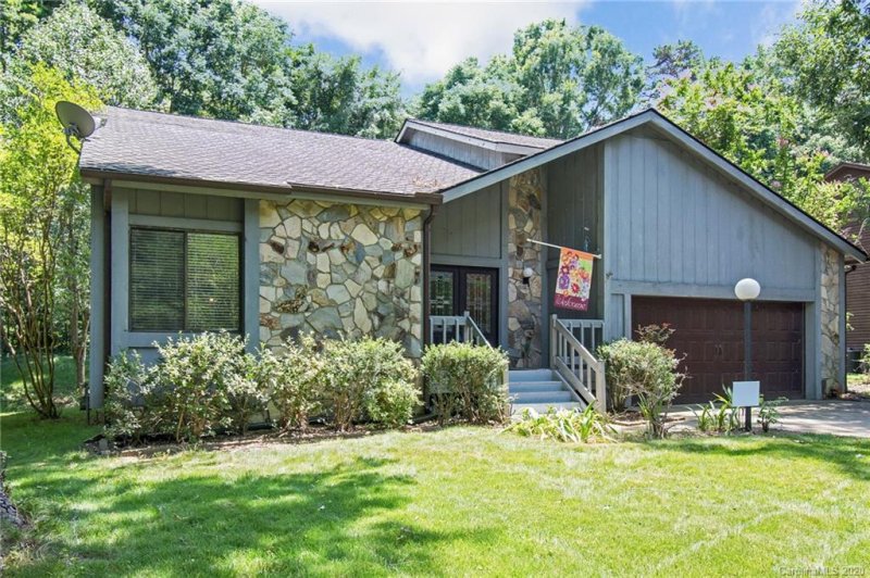 Property image 3 at 8742 Lorraine Drive, Charlotte, NC 28270