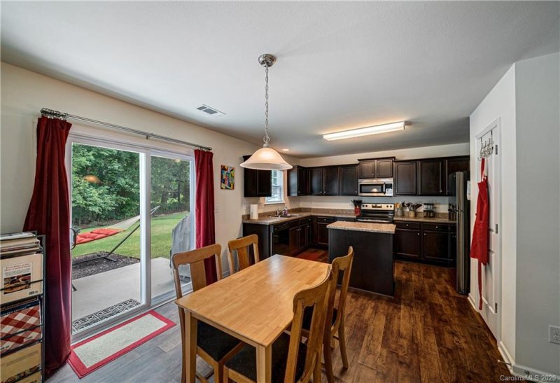 Property image 4 at 5830 Sanders Farm Lane, Charlotte, NC 28216