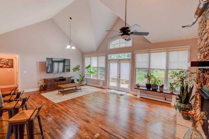 Property image 2 at 30 Solomons Cove Road, Flat Rock, NC 28731