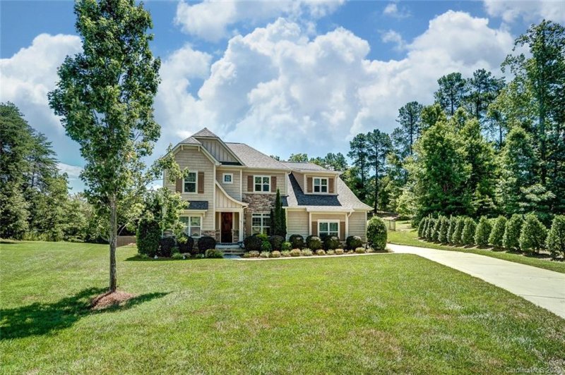 Property image 2 at 135 Lakeshore Hills Drive, Mooresville, NC 28117