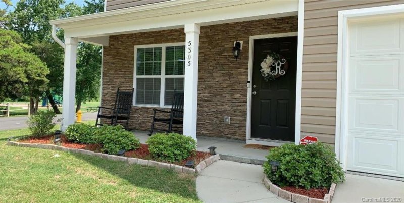Property image 3 at 5305 Park Brook Drive, Charlotte, NC 28269