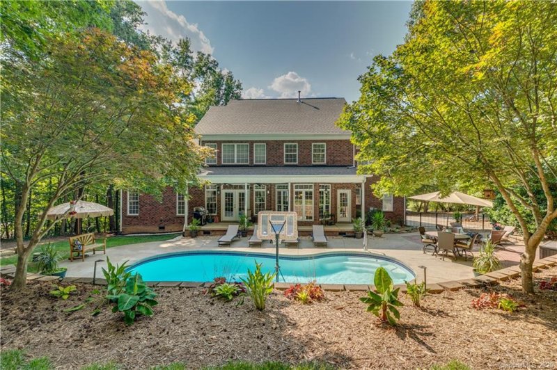 856 Savile Lane