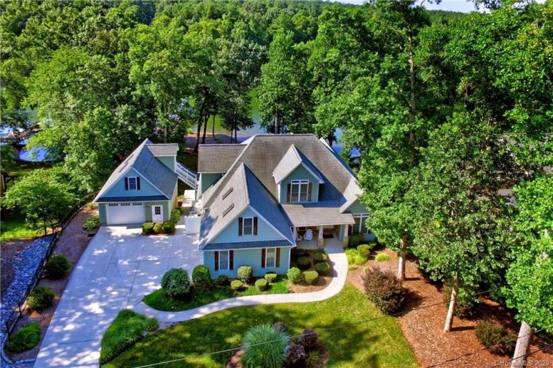 Property image 3 at 8779 Dog Leg Road, Sherrills Ford, NC 28673